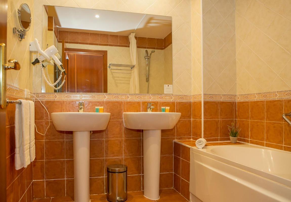 Hotel Wellness Marbella Hills Охен Екстер'єр фото